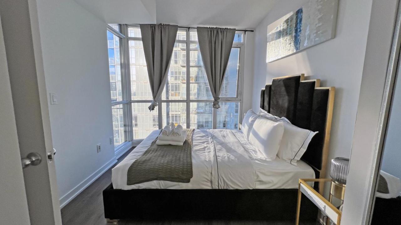 Stunning Luxurious Lakeview Condo By Cn Tower Toronto Esterno foto